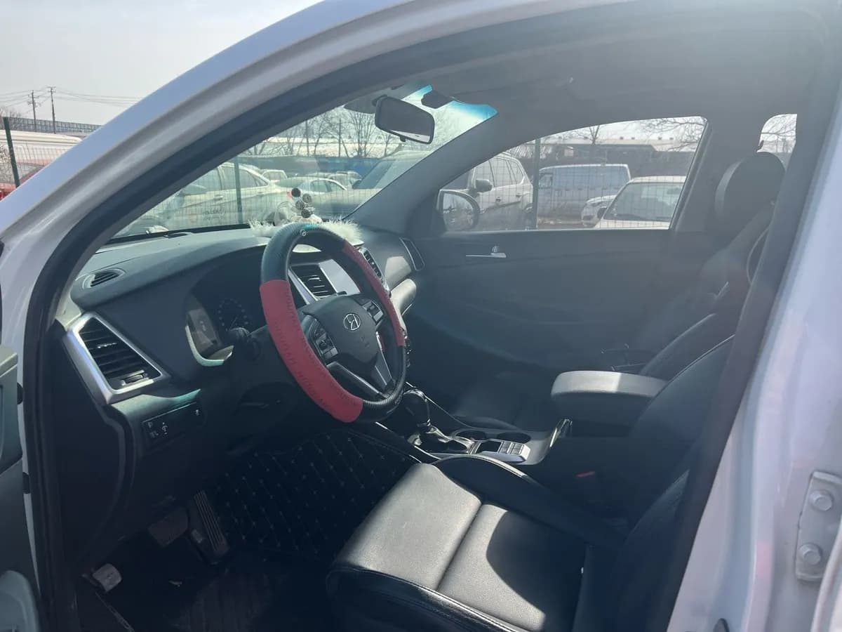 Hyundai 2015 1.6T 7