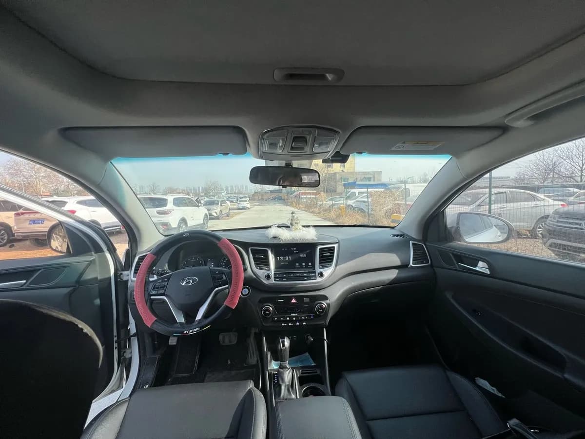 Hyundai 2015 1.6T 9