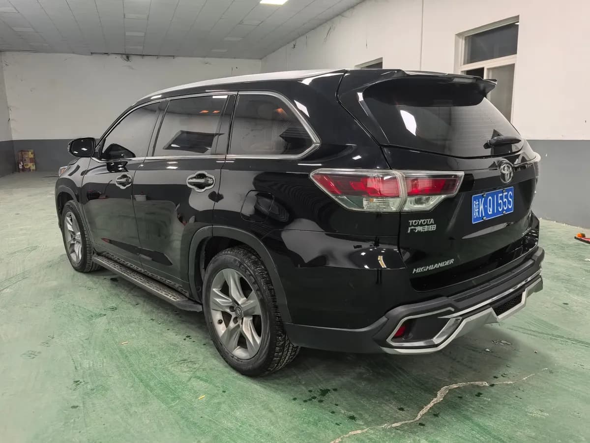 Toyota 2015 2.0T 7 4