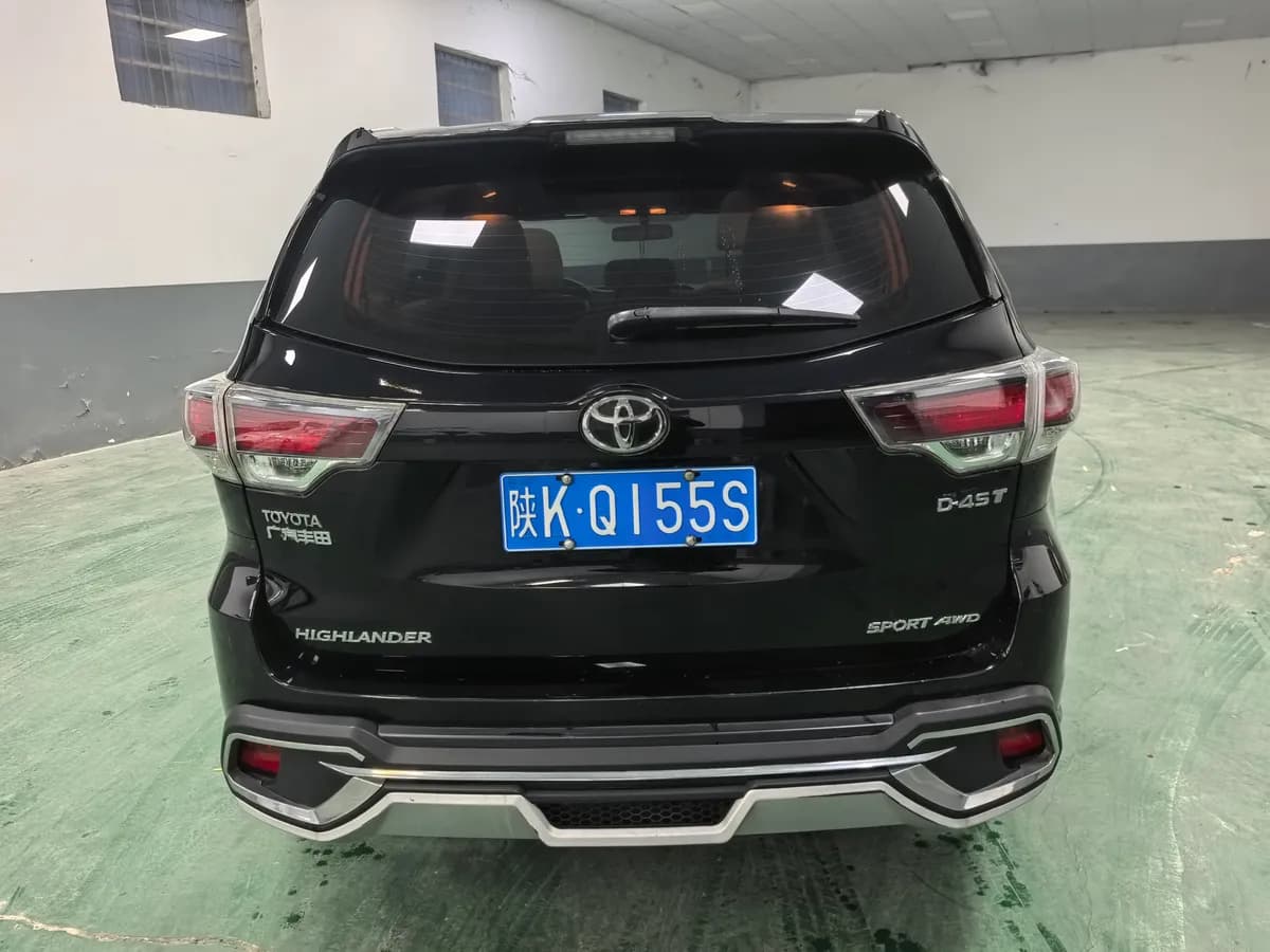 Toyota 2015 2.0T 7 5