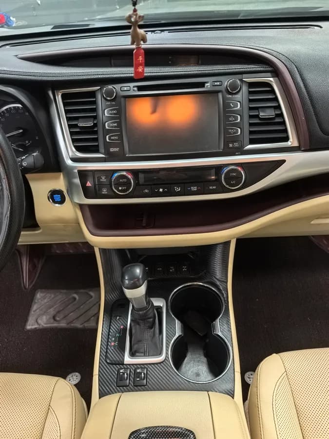 Toyota 2015 2.0T 7 10
