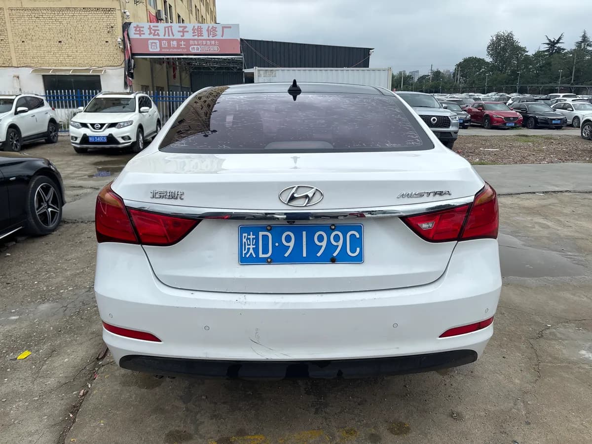 Hyundai 2016 1.8L GLS 5
