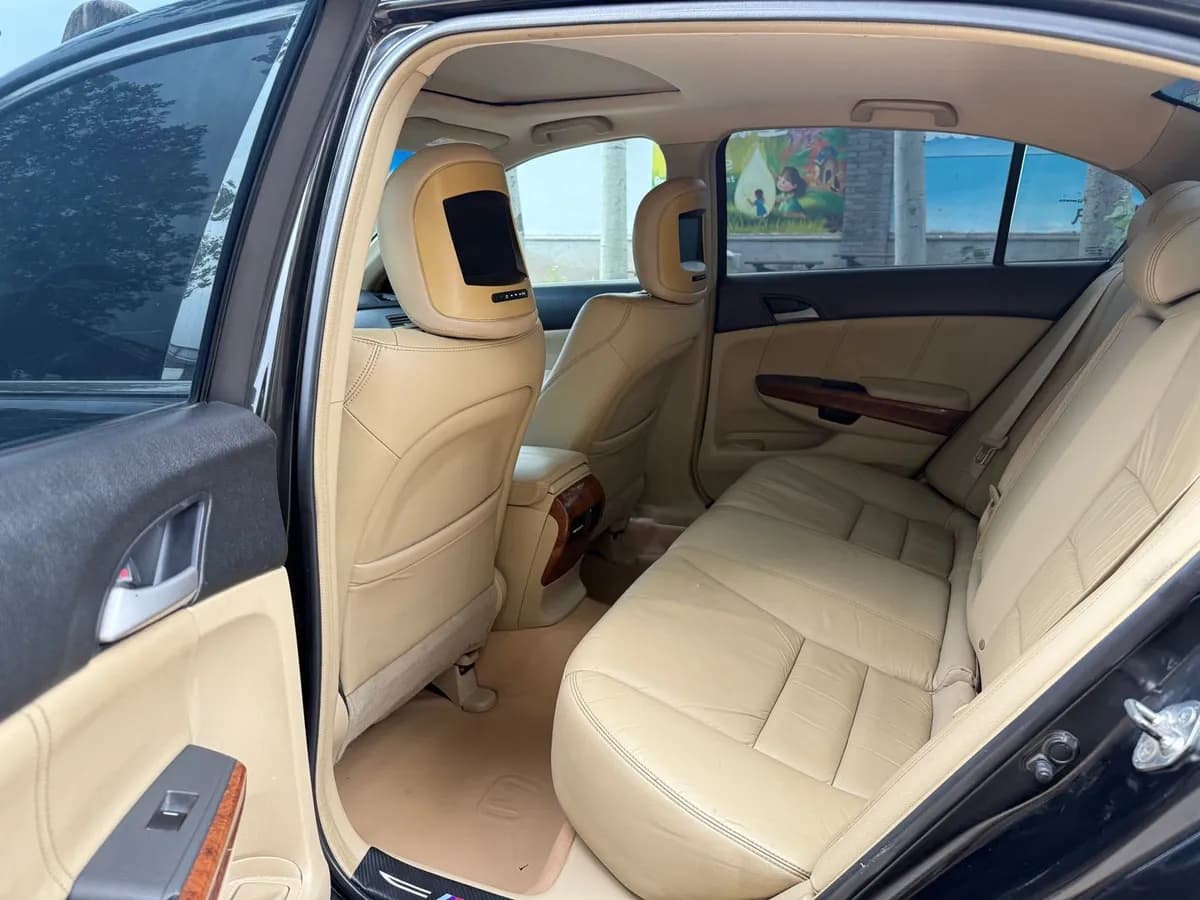 Honda 2011 2.4L EXL Navi 9