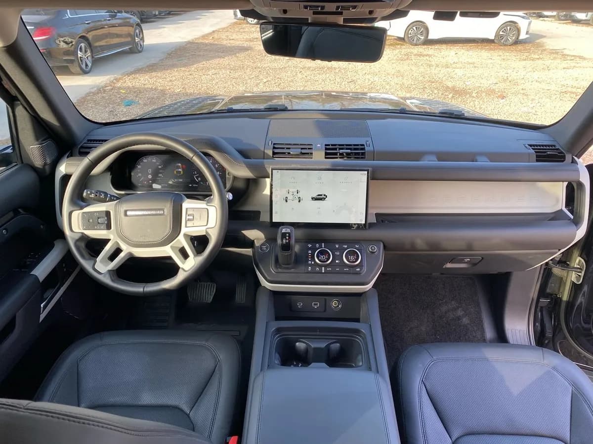 Land Rover ( ) 2023 90 3.0T P400 XS 7