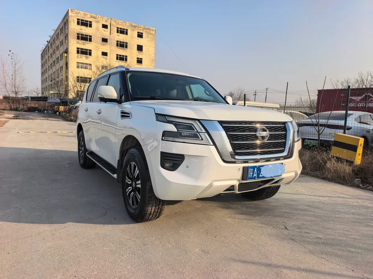 Nissan ( ) 2020 Y62 4.0 XE 3
