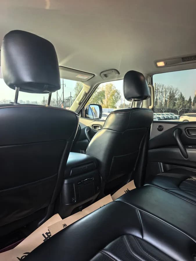 Nissan ( ) 2020 Y62 4.0 XE 5