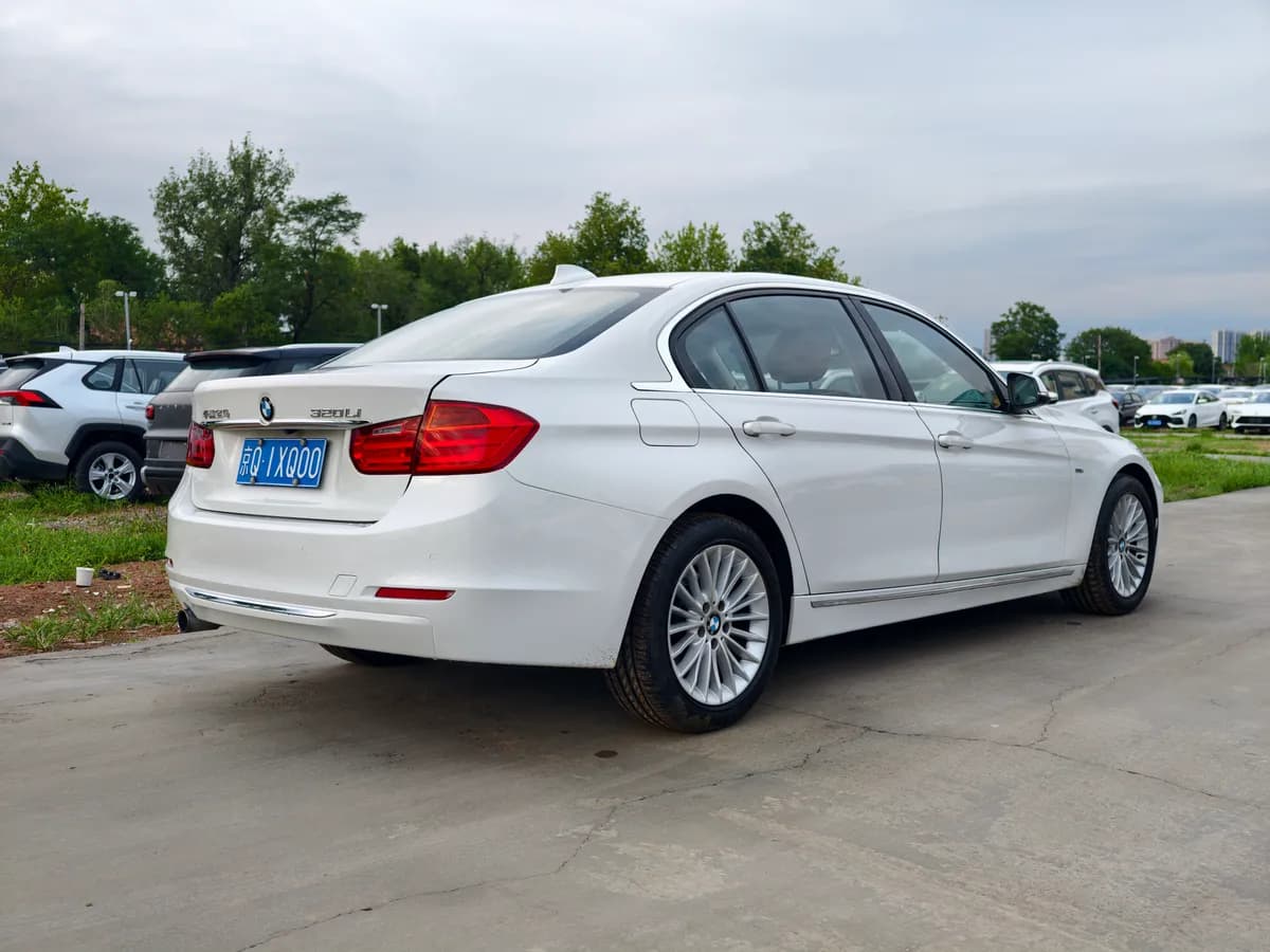 BMW 3 2015 320Li 9
