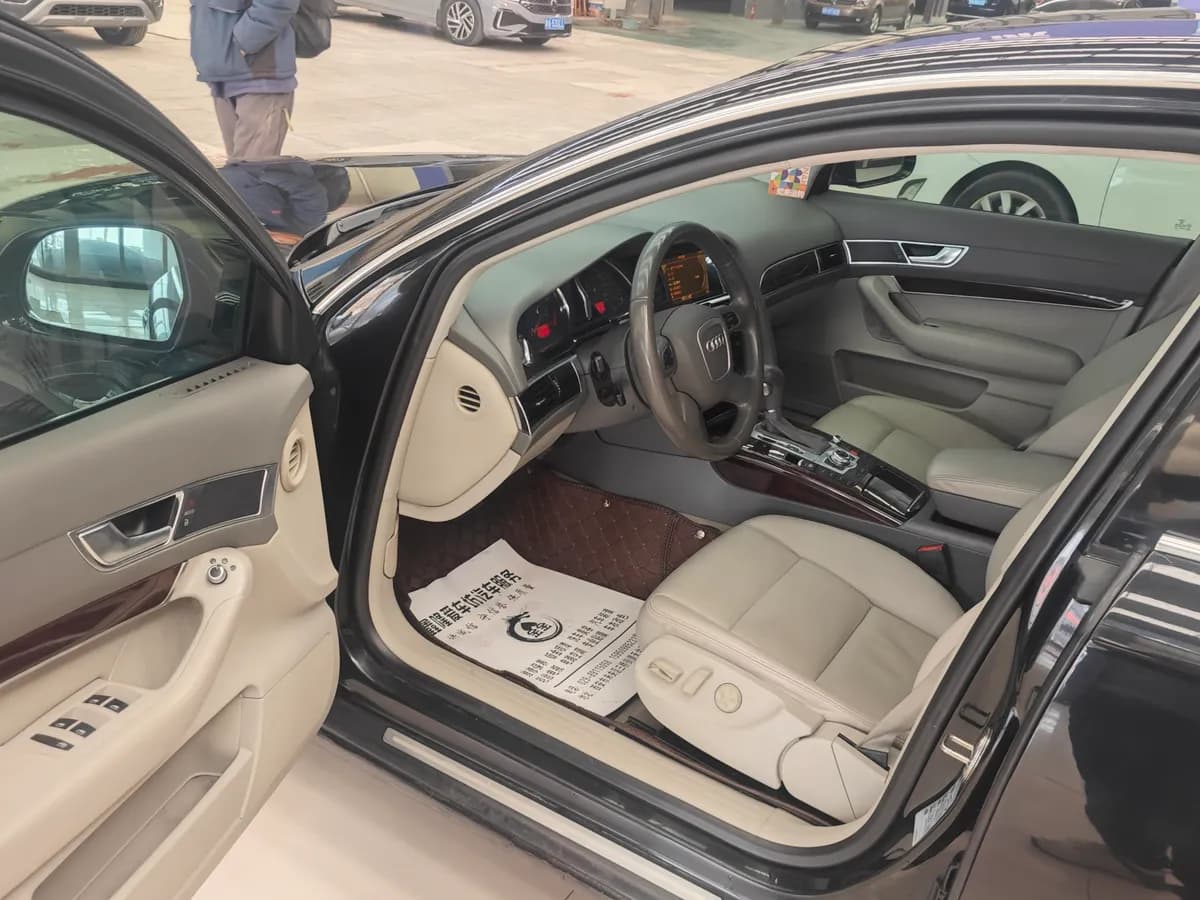 Audi A6L 2010 2.4L 8
