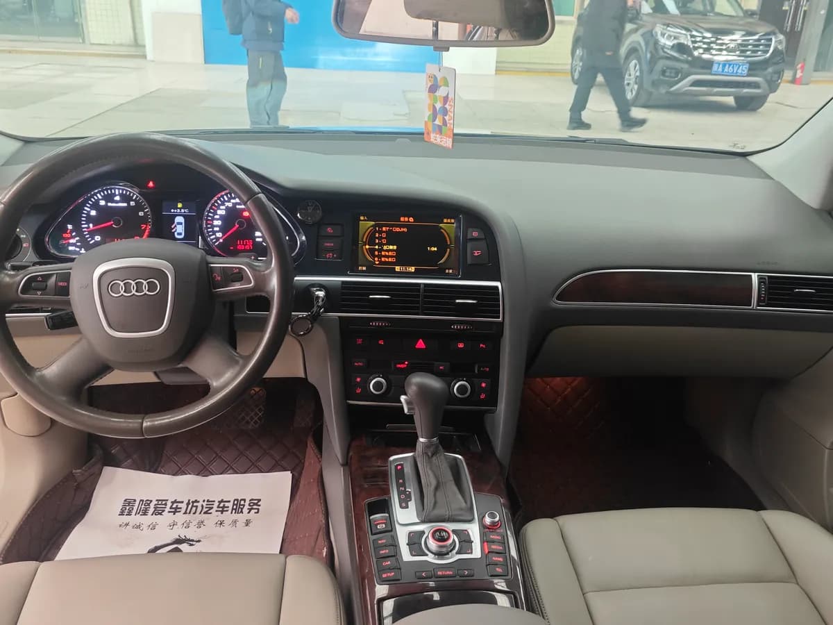 Audi A6L 2010 2.4L 10