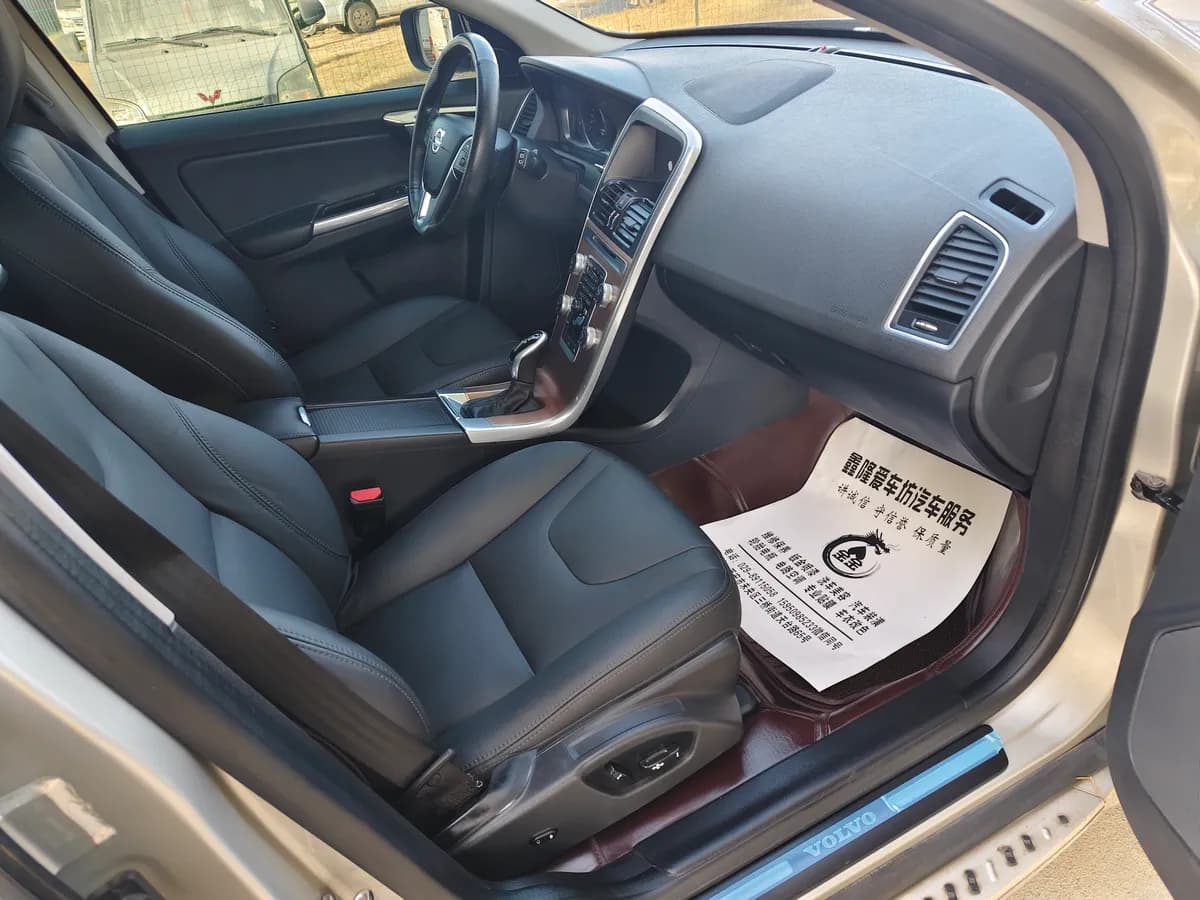 Volvo XC60 2017 T5 AWD 4