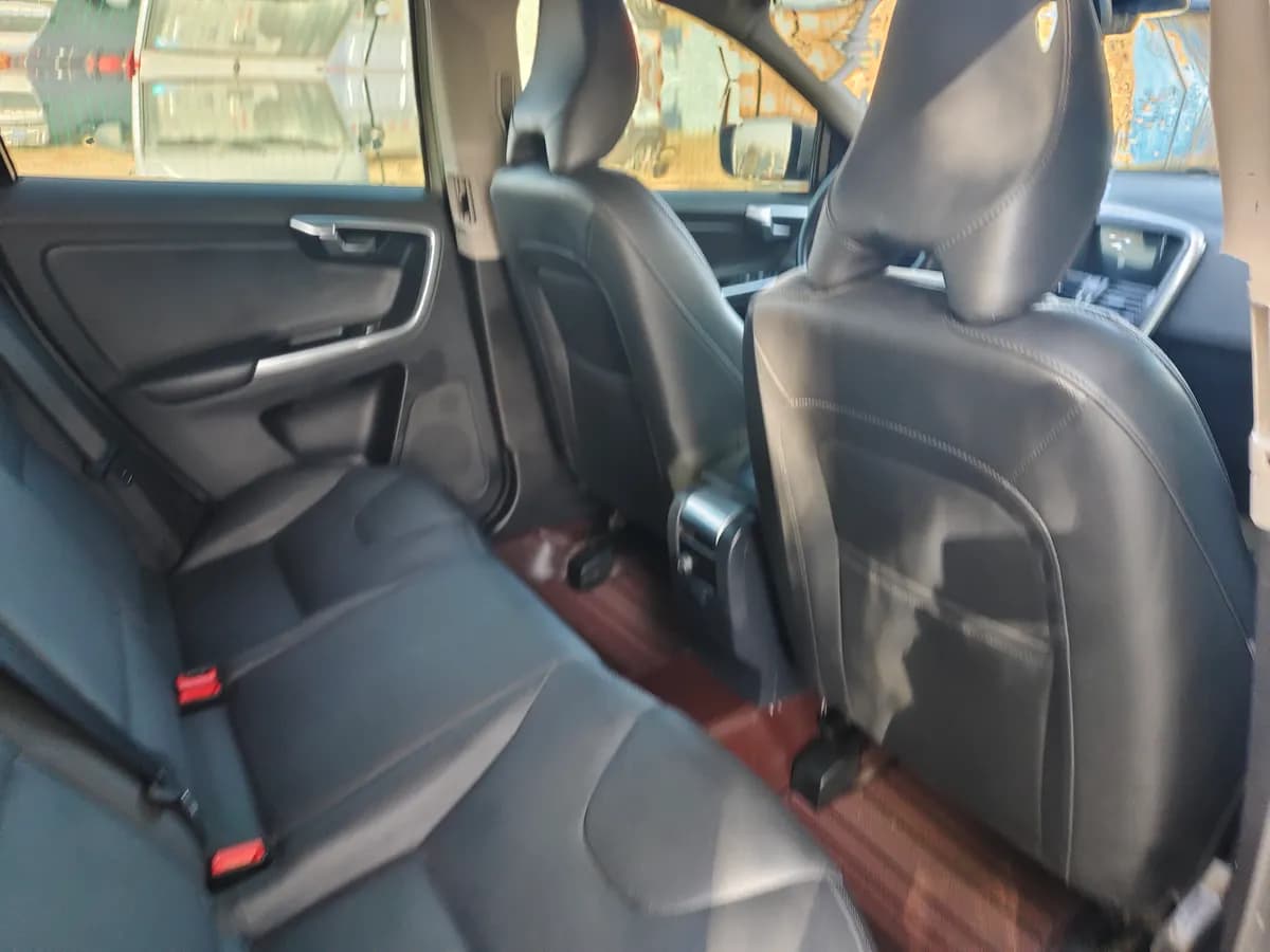 Volvo XC60 2017 T5 AWD 6