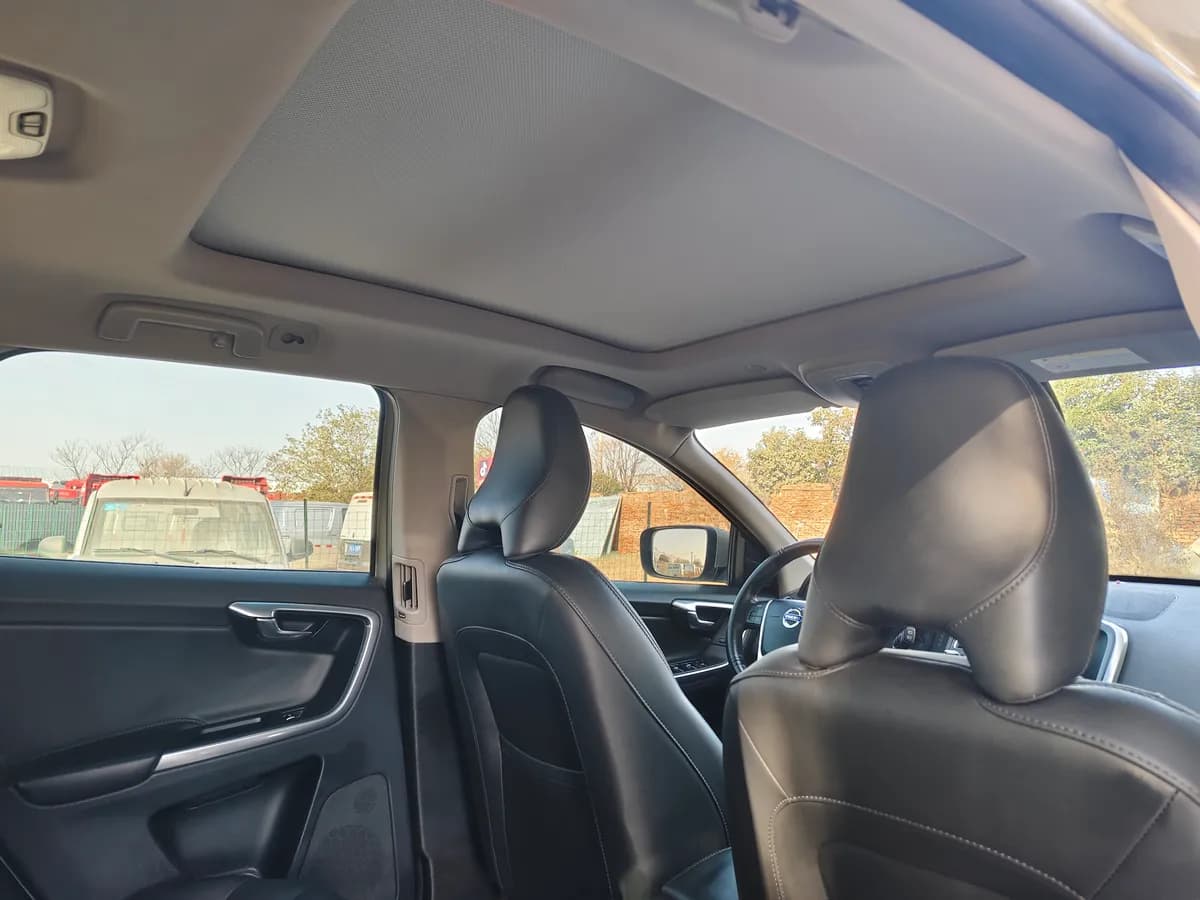 Volvo XC60 2017 T5 AWD 7