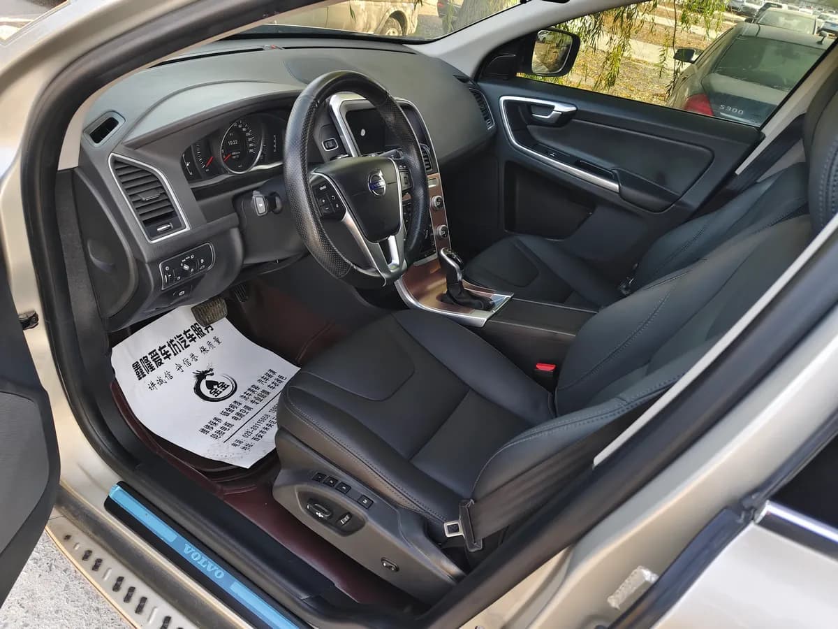 Volvo XC60 2017 T5 AWD 9
