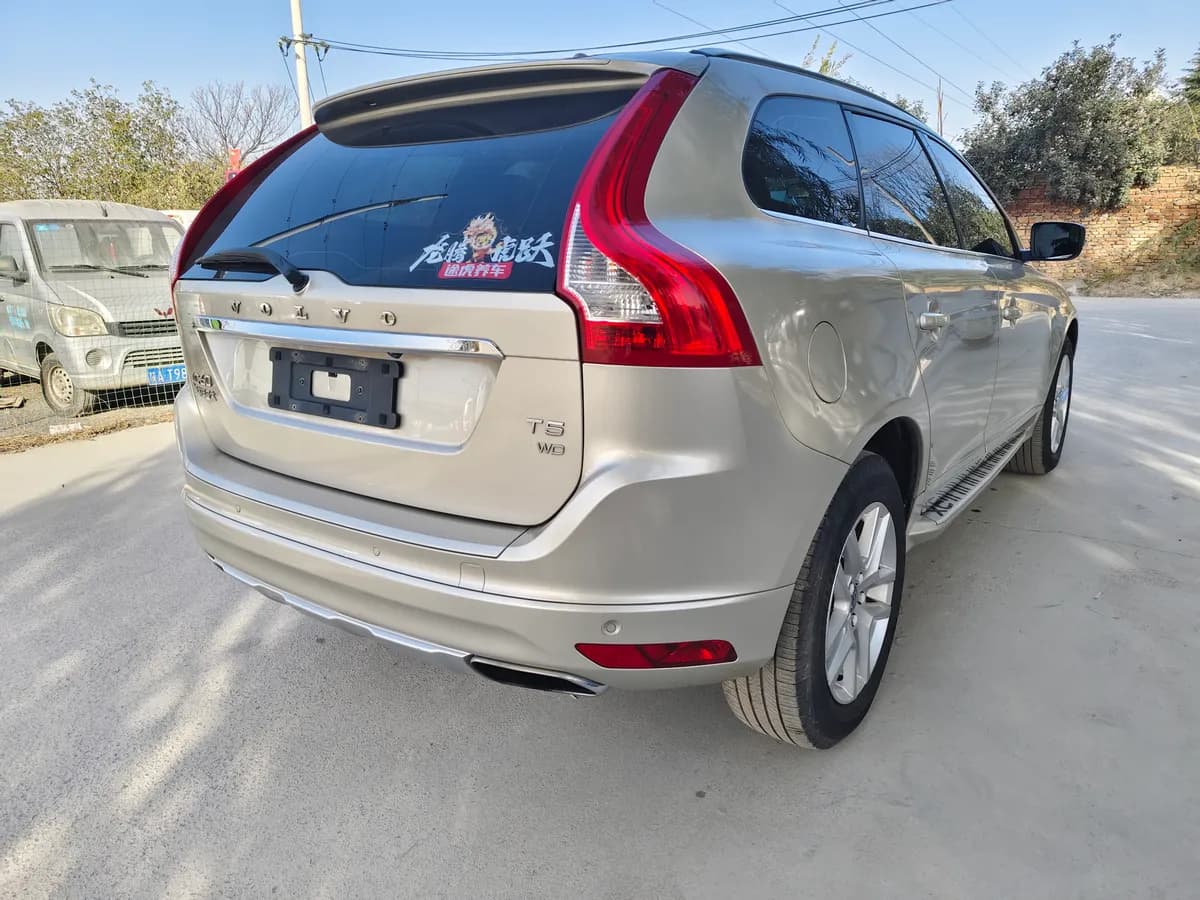Volvo XC60 2017 T5 AWD 10
