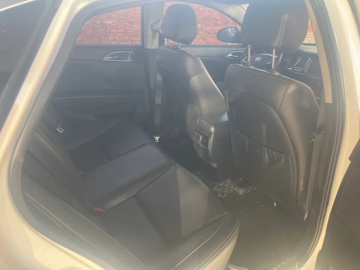 Hyundai 2017 1.6T GLS V 4