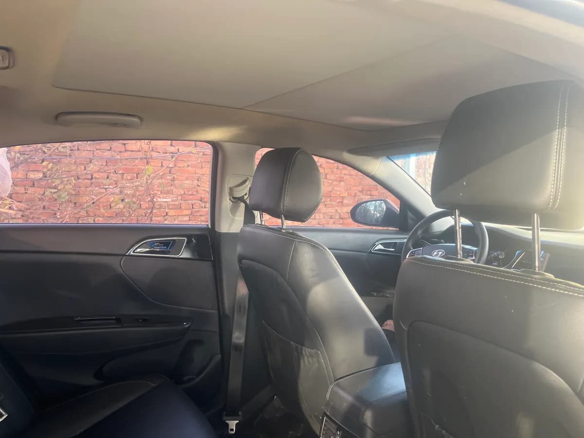 Hyundai 2017 1.6T GLS V 5