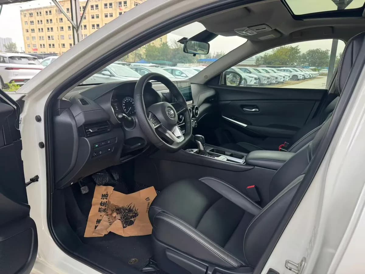 Nissan 2020 1.6L XL CVT 7