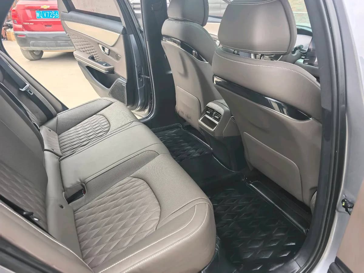 BYD 2022 EV 715KM 9