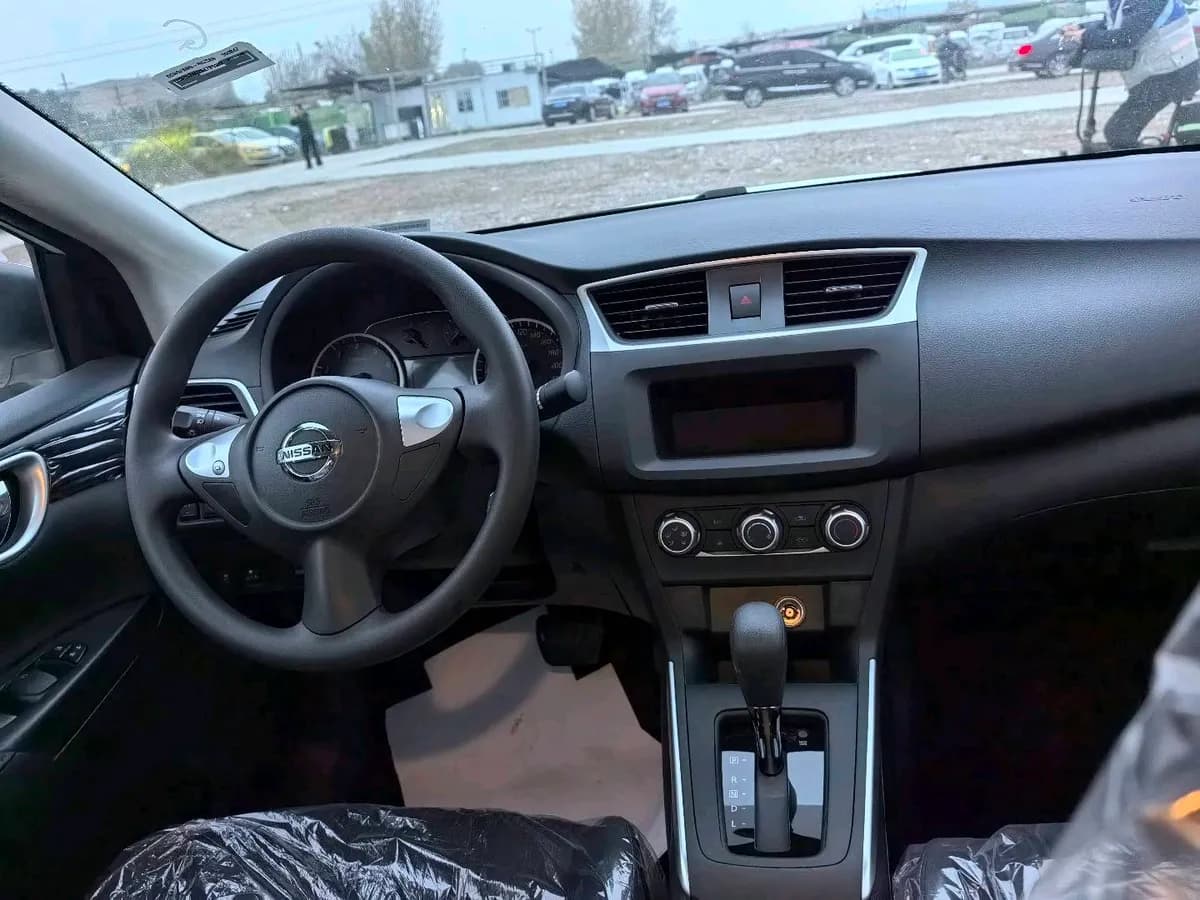 Nissan 2024 1.6XE CVT 5