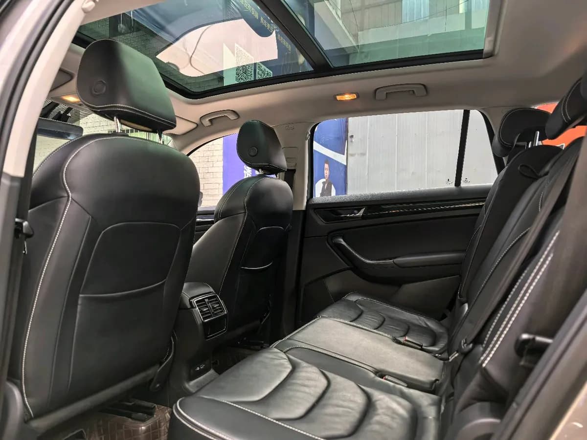 Skoda 2020 TSI330 7 8