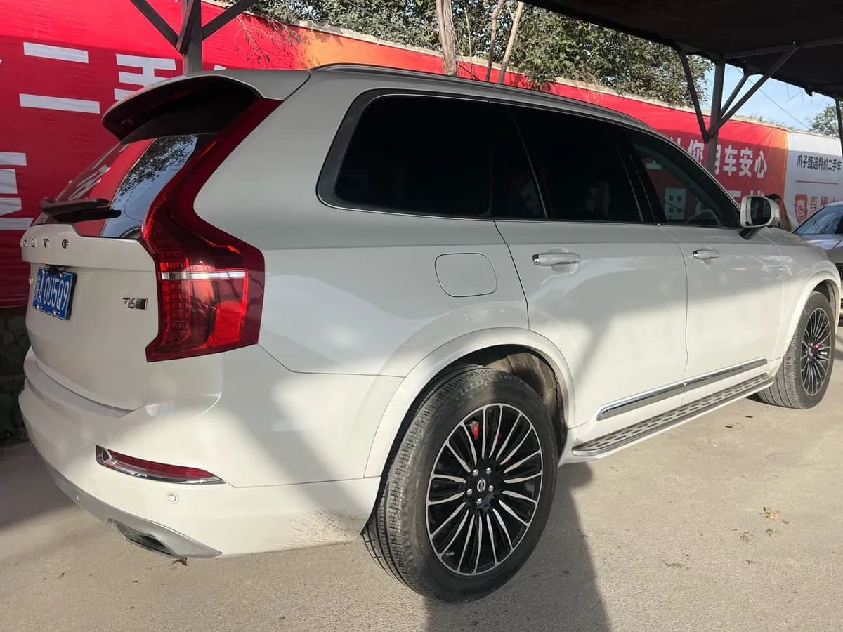 Volvo XC90 2019 T6 7 V 4