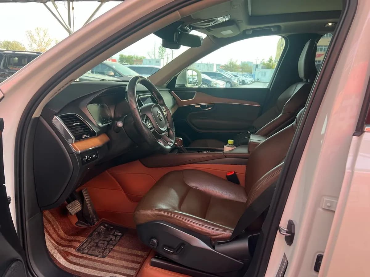 Volvo XC90 2019 T6 7 V 7