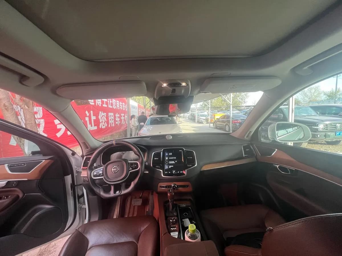 Volvo XC90 2019 T6 7 V 9