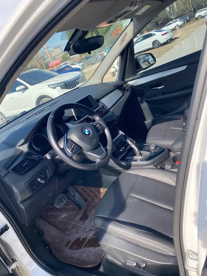BMW 2 2018 220i 8