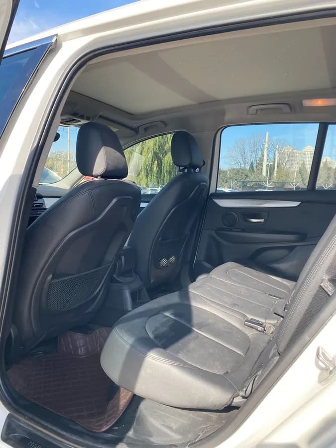 BMW 2 2018 220i 9