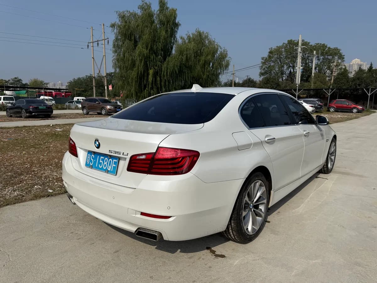 BMW 5 2017 525Li 8
