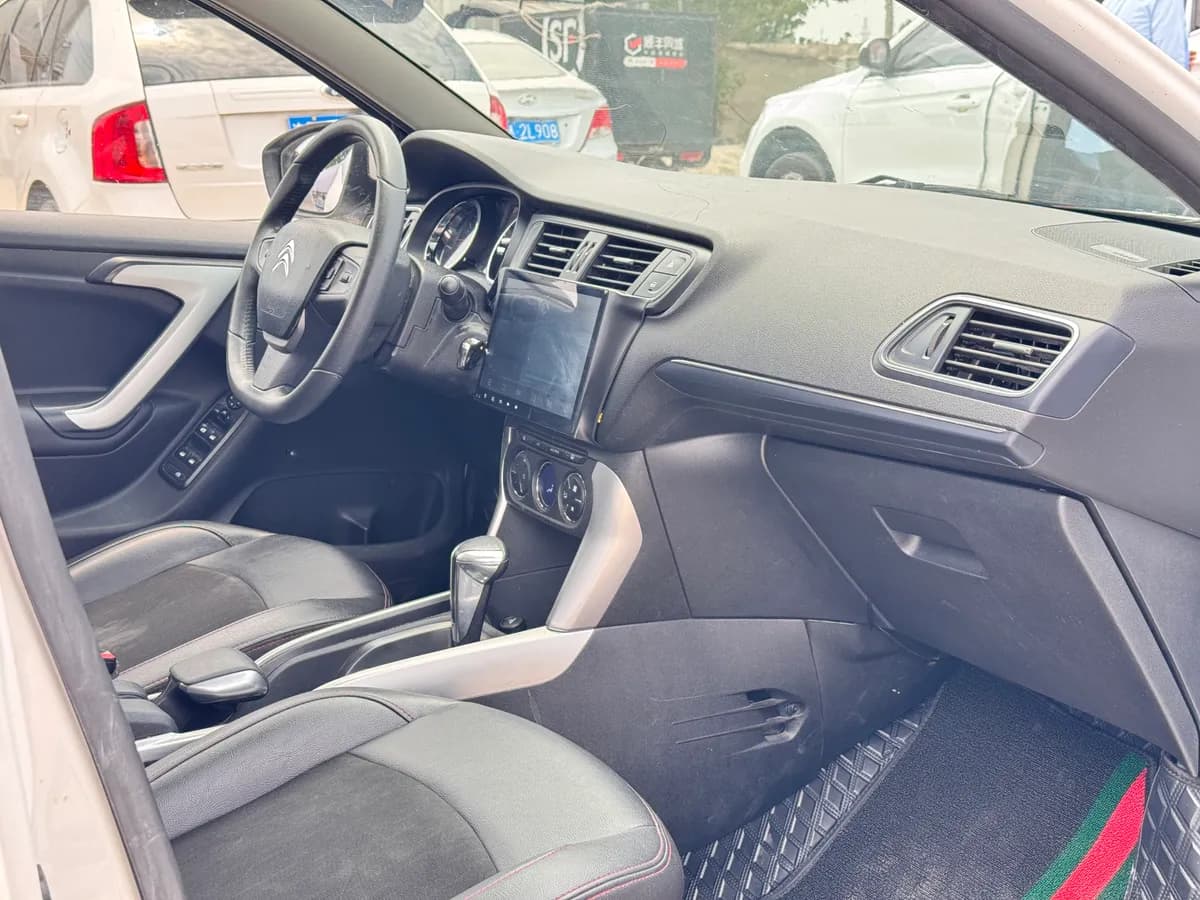 Citroen C3-XR 2015 1.6THP 6
