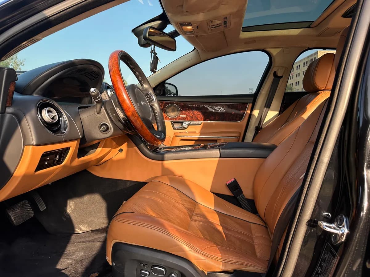 XJ 2012 XJL 3.0 9