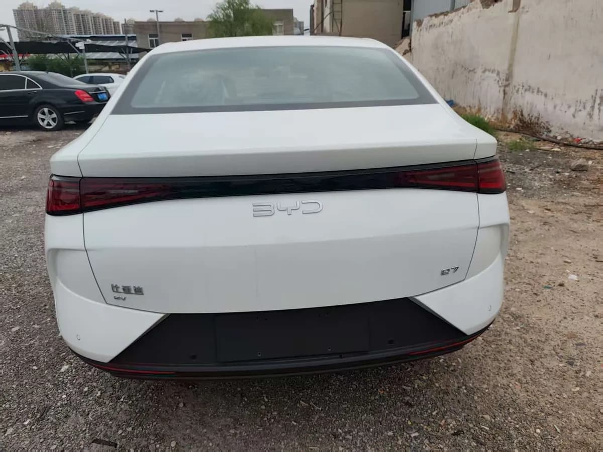 BYD e7 2025 520 13.58 10