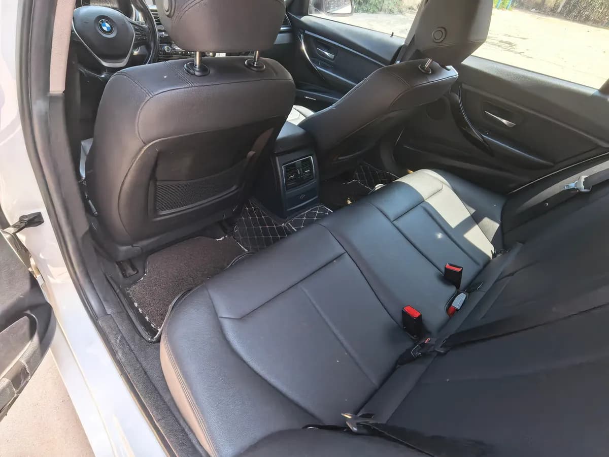 BMW 3 2017 318i 9