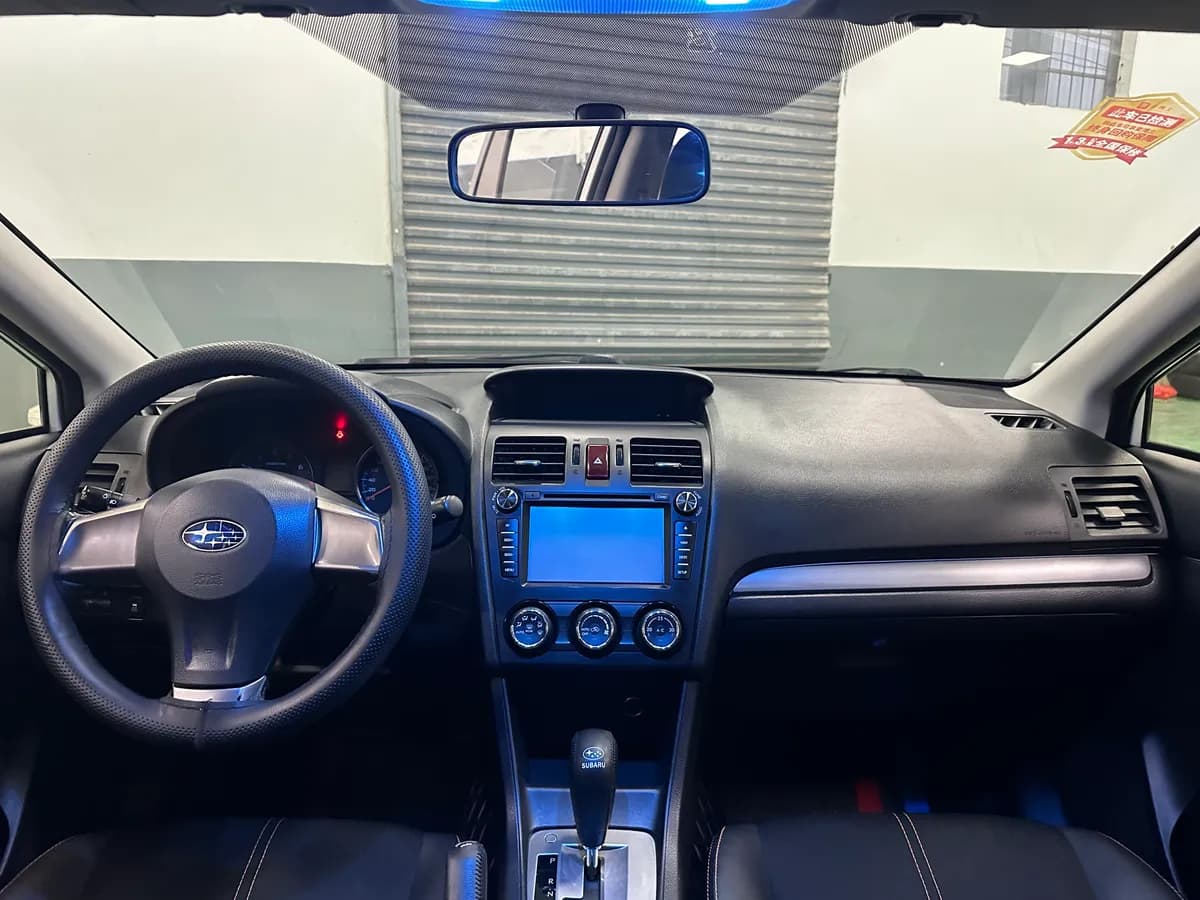 Subaru XV 2015 2.0i 10