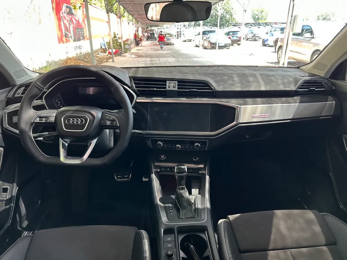 Audi Q3 2021 40 TFSI 6