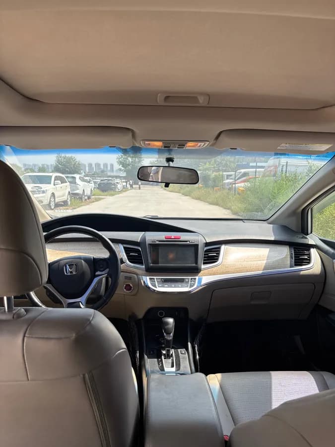 Honda 2014 1.8L CVT 5 8