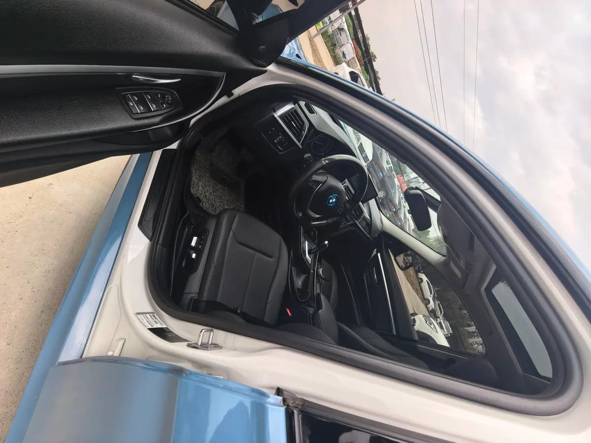 BMW 3 2017 318Li 4