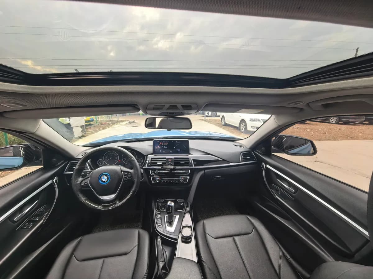 BMW 3 2017 318Li 6