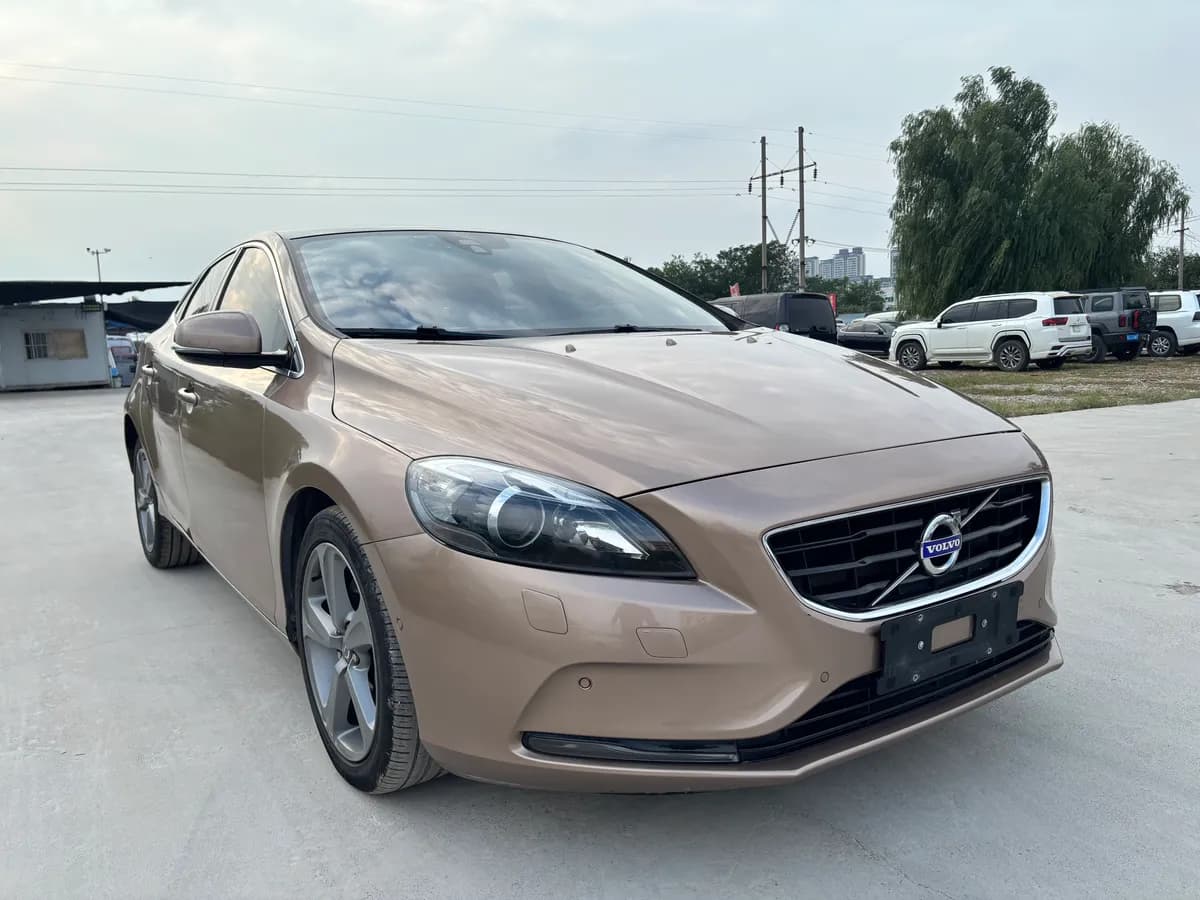 Volvo V40 2014 T5 3
