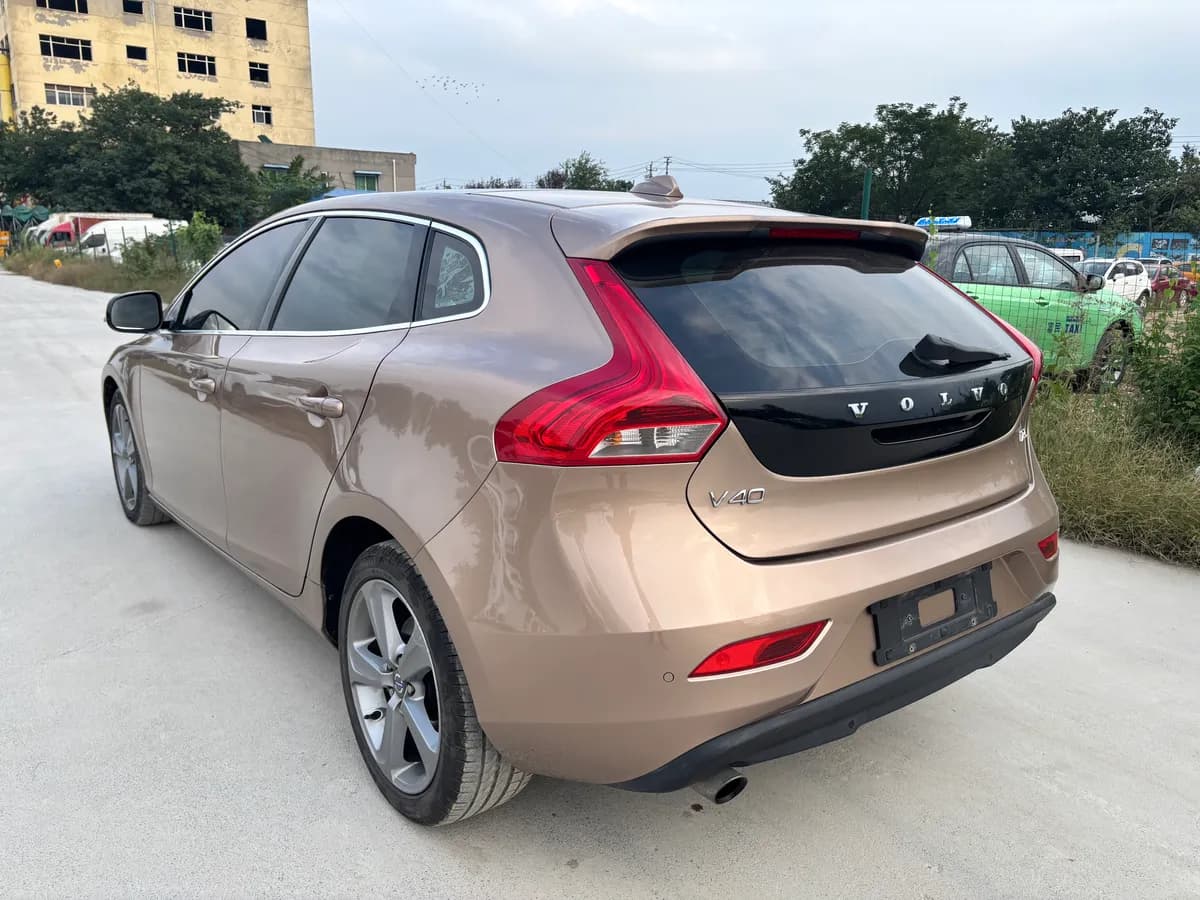 Volvo V40 2014 T5 4