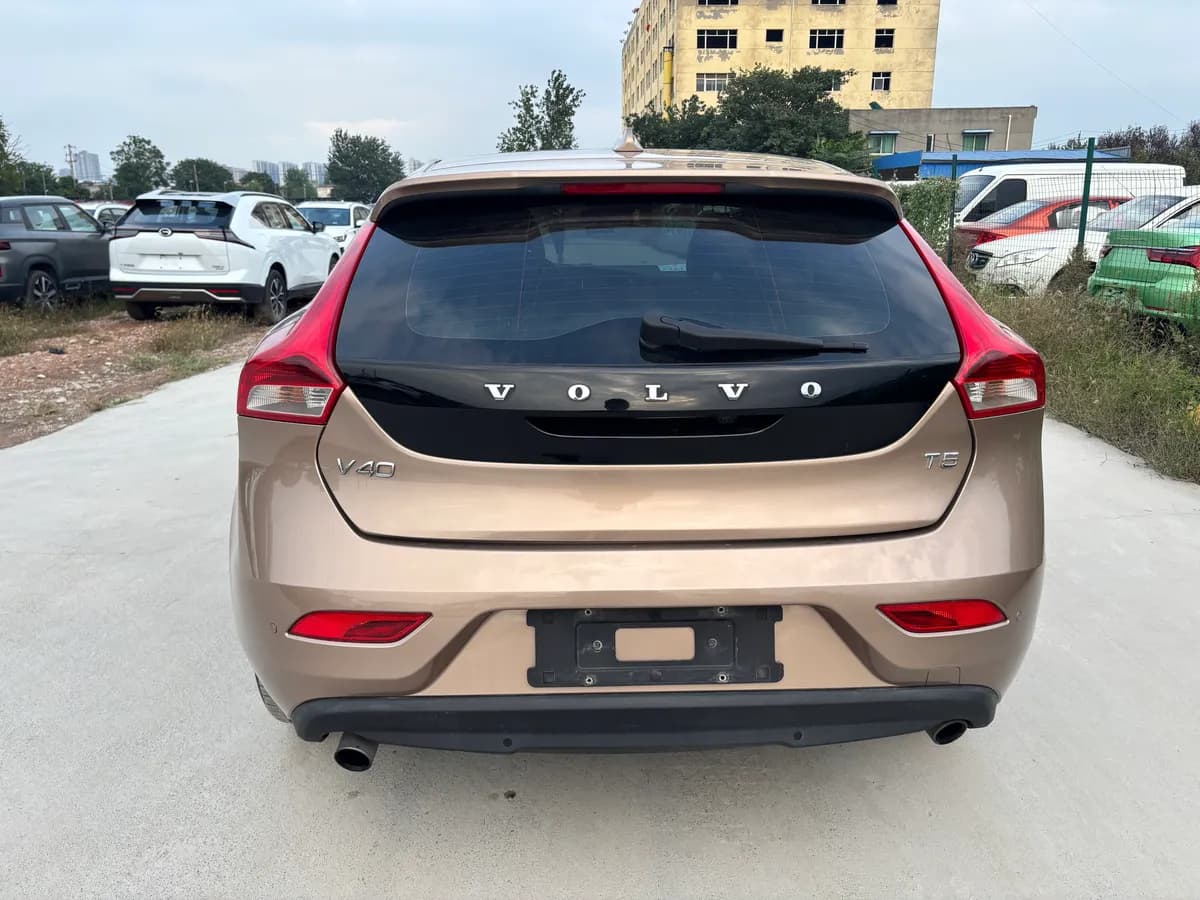 Volvo V40 2014 T5 5