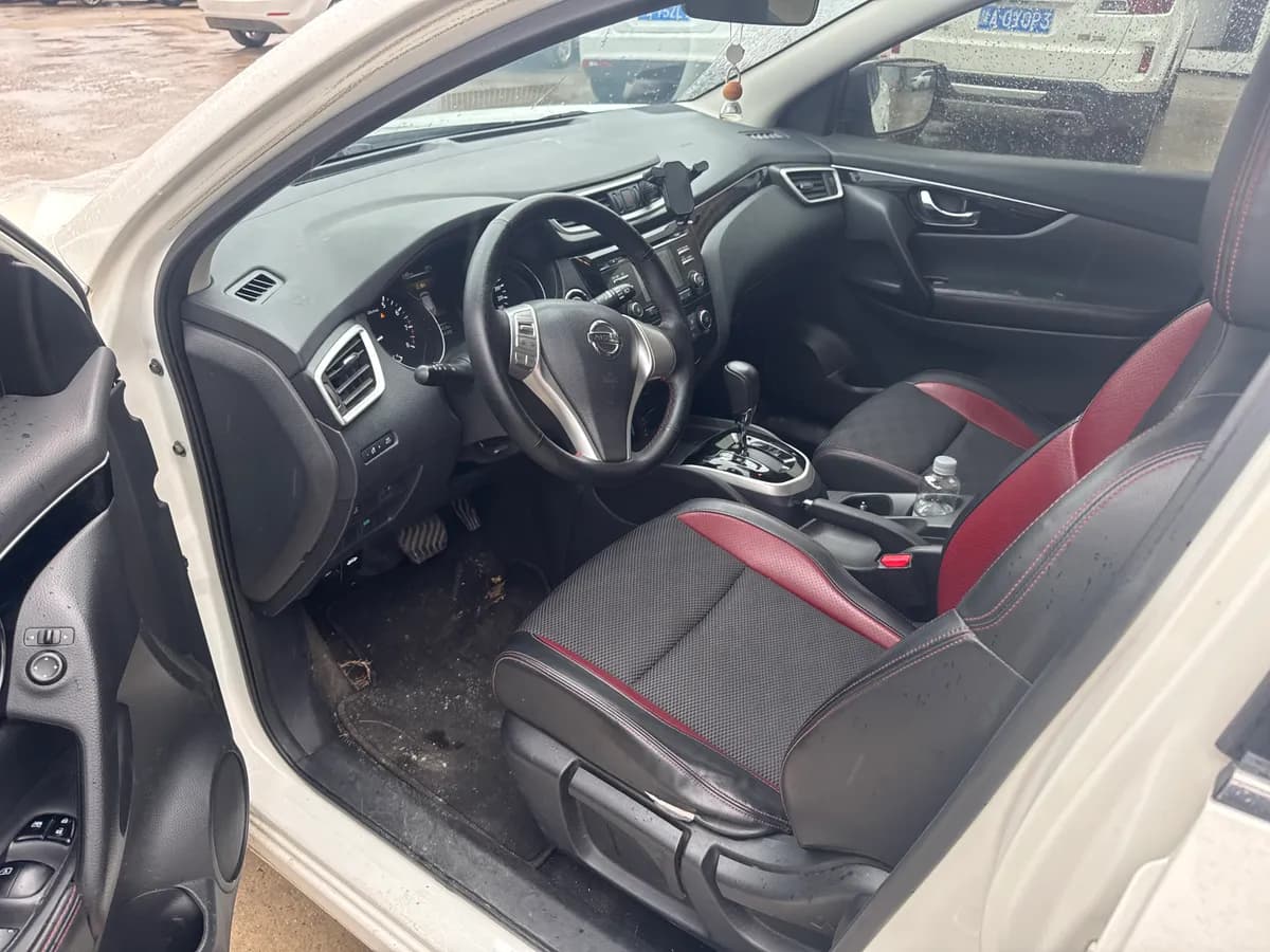 Nissan 2017 2.0L CVT VI 4