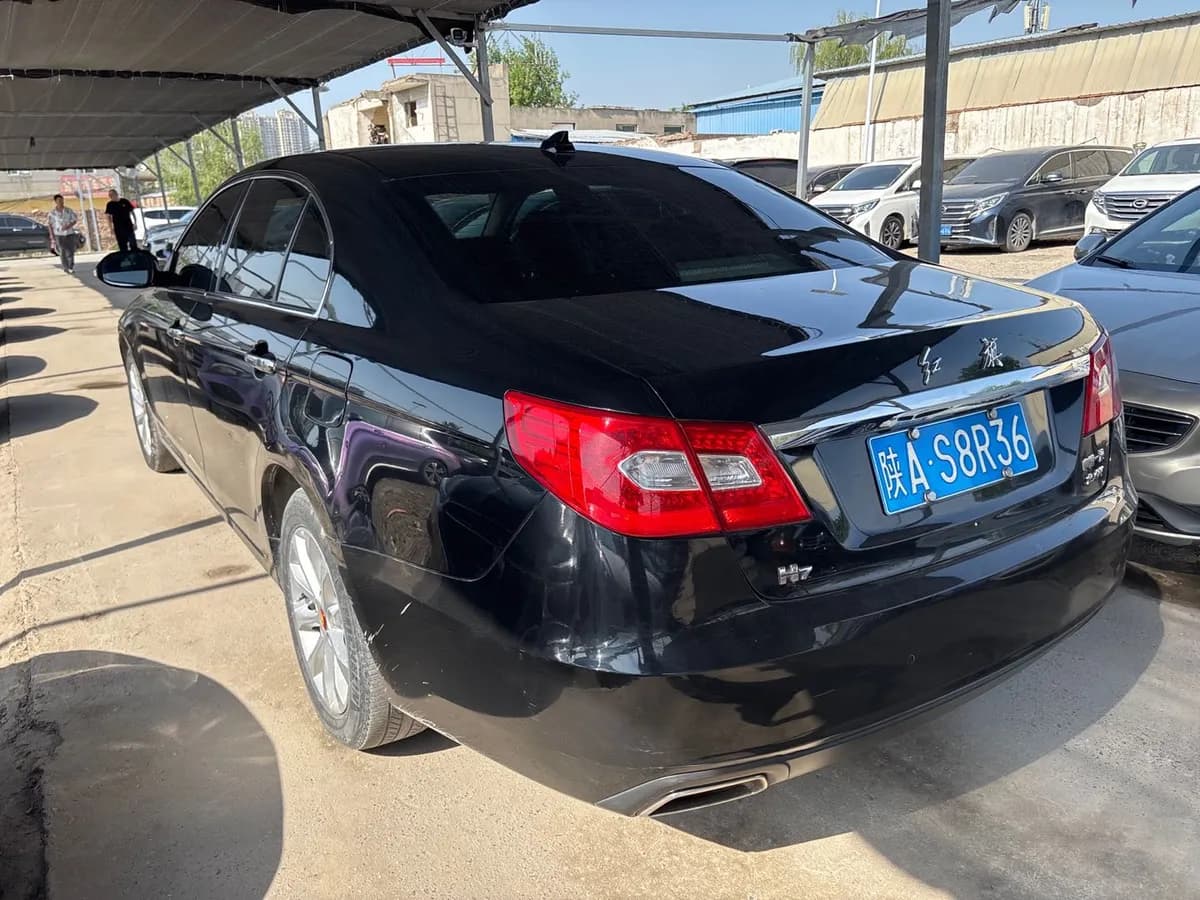Hongqi H7 2015 2.0T 4