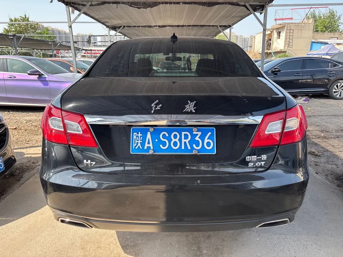 Hongqi H7 2015 2.0T 5
