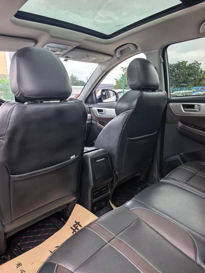 Dongfeng X7 1.5T CVT 5