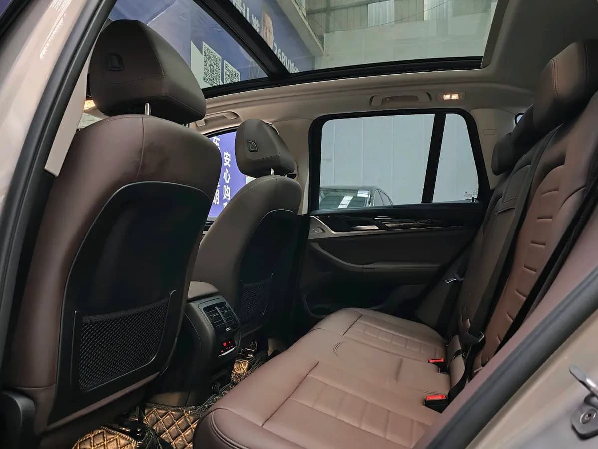 BMW X3 2019 xDrive25i M 8