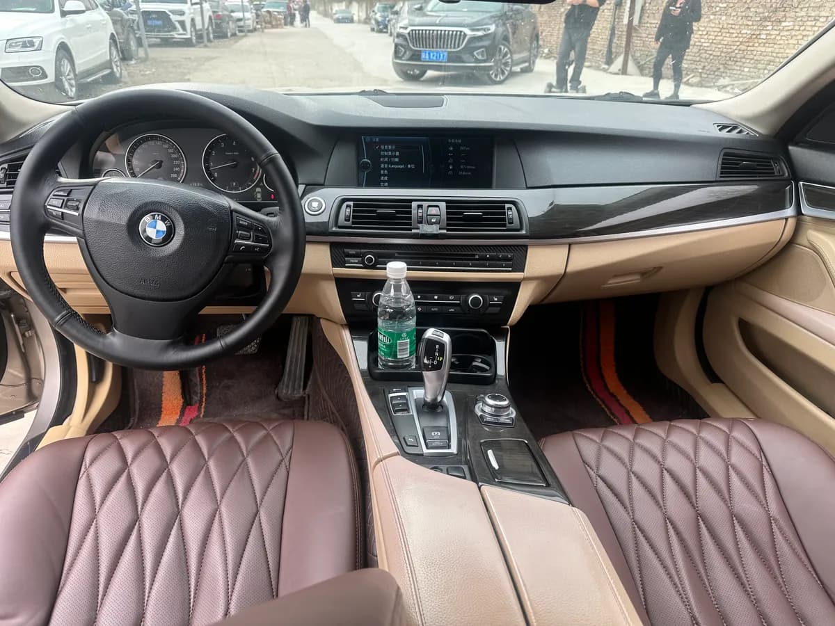 BMW 5 2012 530Li 8