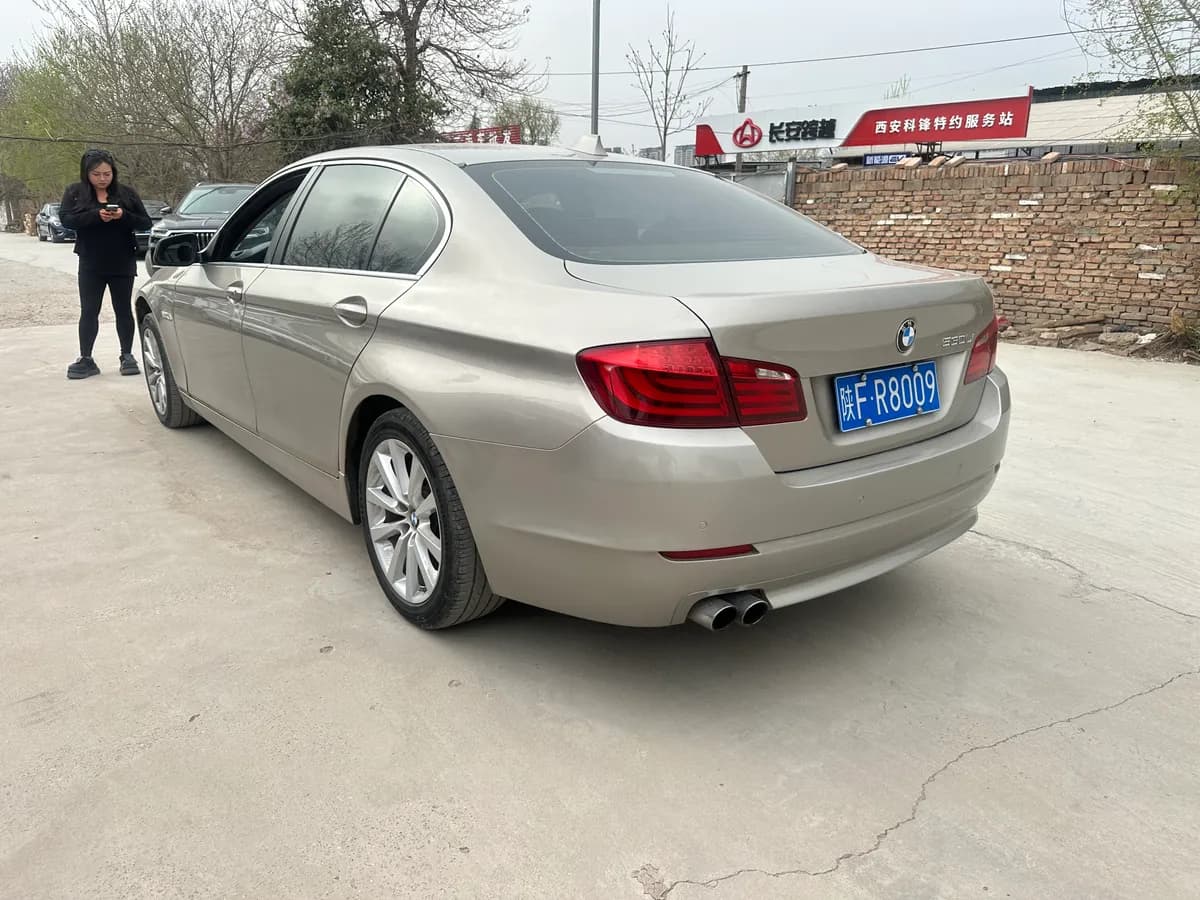 BMW 5 2012 530Li 10