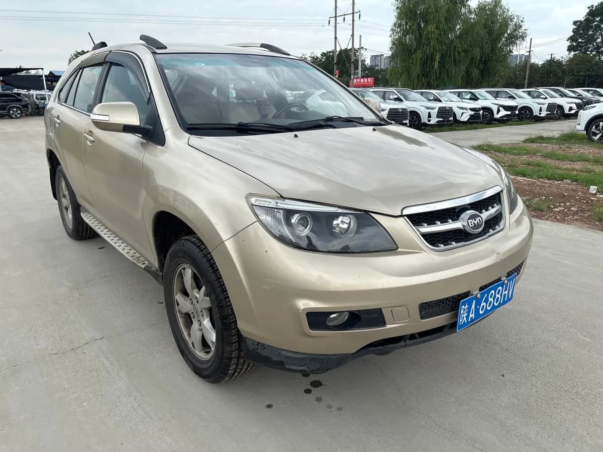 BYD S6 2014 2.0L 5 3